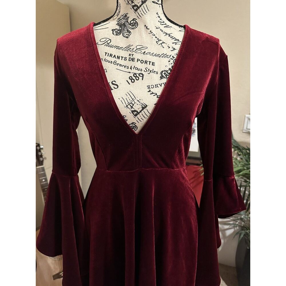 LULUs Wrapped in Luxe Burgundy Velvet Bell Sleeve Dress Red Sz S